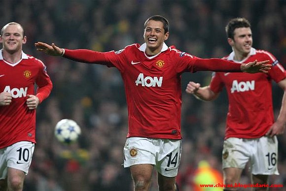 Chicharito encamina a United